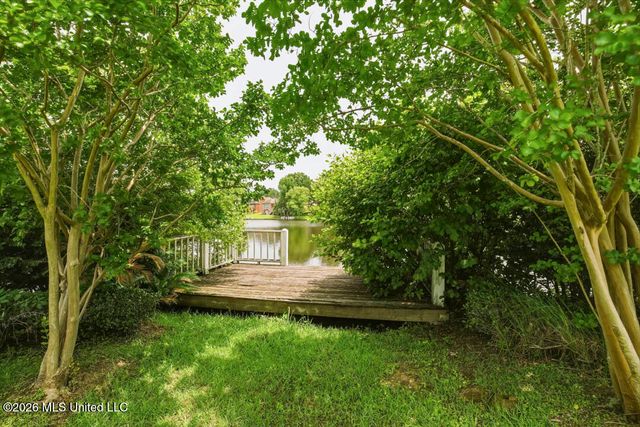 90 W Shore Drive, Hattiesburg, MS 39402