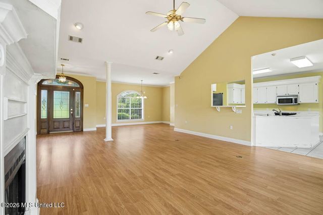 90 W Shore Drive, Hattiesburg, MS 39402