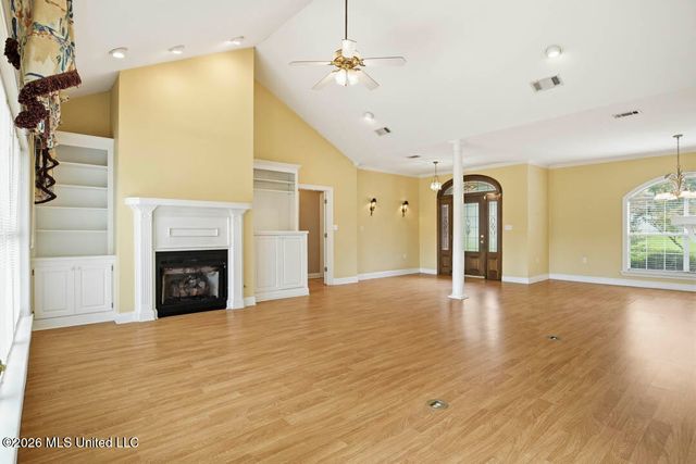 90 W Shore Drive, Hattiesburg, MS 39402