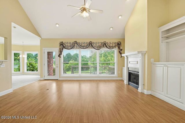 90 W Shore Drive, Hattiesburg, MS 39402