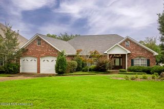 90 W Shore Drive, Hattiesburg, MS 39402