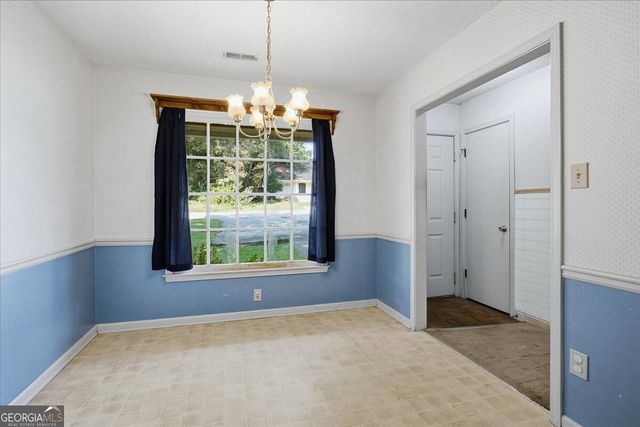 1709 Winchester Way SE, Conyers, GA 30013