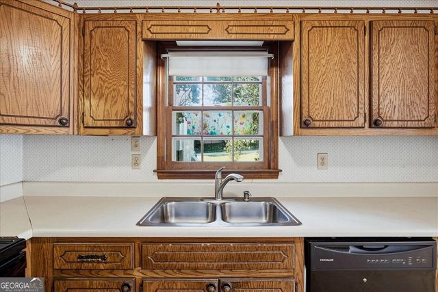 1709 Winchester Way SE, Conyers, GA 30013