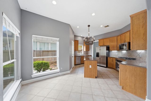 18 E Bonny Branch Street, The Woodlands, TX 77382