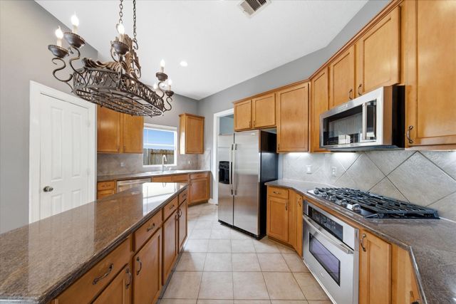 18 E Bonny Branch Street, The Woodlands, TX 77382