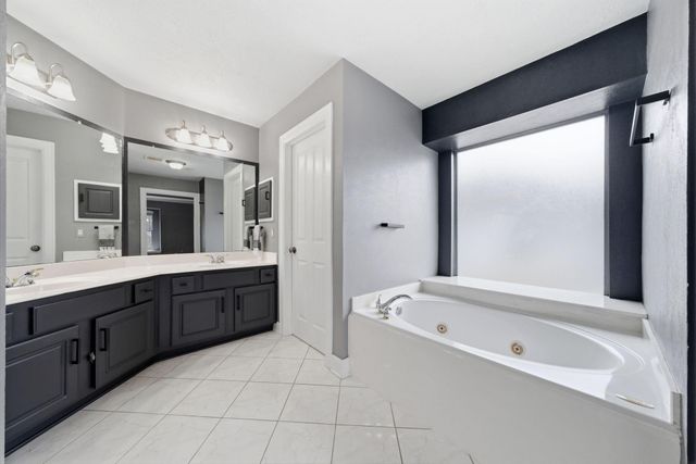 18 E Bonny Branch Street, The Woodlands, TX 77382