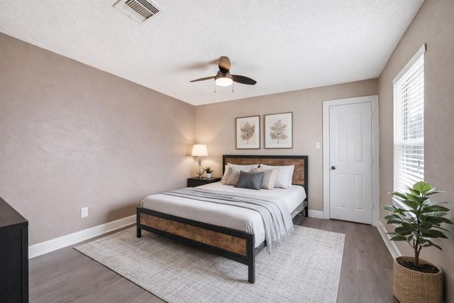 18 E Bonny Branch Street, The Woodlands, TX 77382