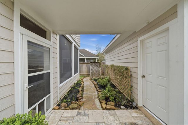 18 E Bonny Branch Street, The Woodlands, TX 77382