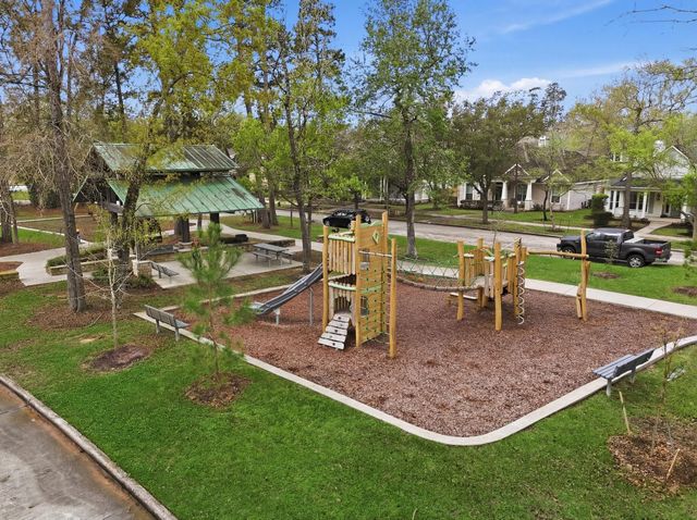 18 E Bonny Branch Street, The Woodlands, TX 77382