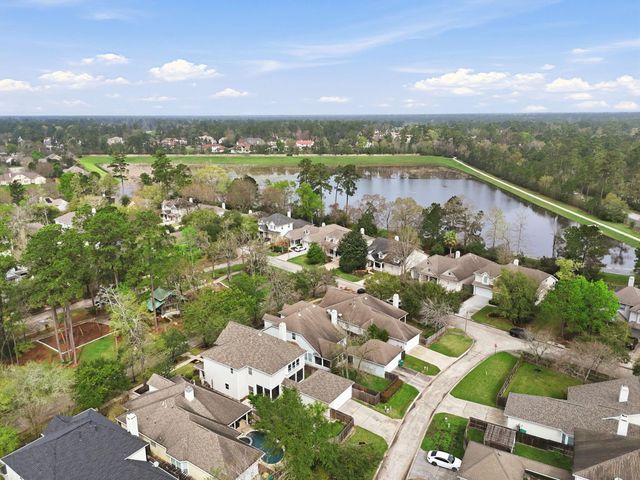 18 E Bonny Branch Street, The Woodlands, TX 77382