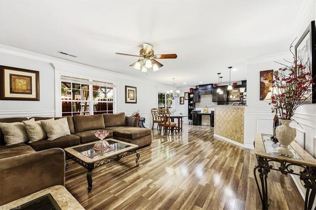 8009 Hill N Dale Drive, Kernersville, NC 27284