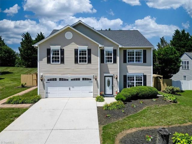8009 Hill N Dale Drive, Kernersville, NC 27284