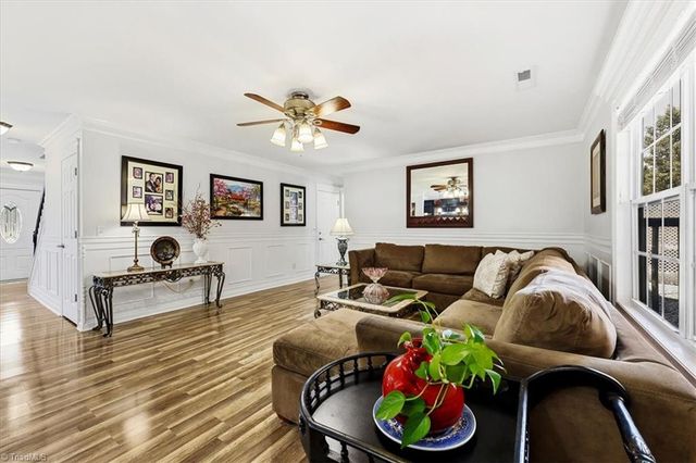 8009 Hill N Dale Drive, Kernersville, NC 27284