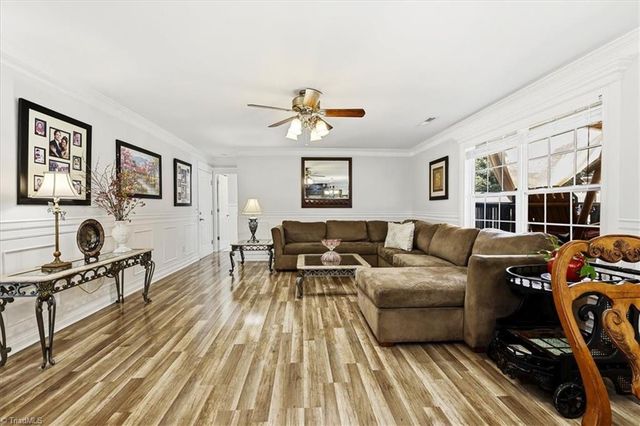 8009 Hill N Dale Drive, Kernersville, NC 27284