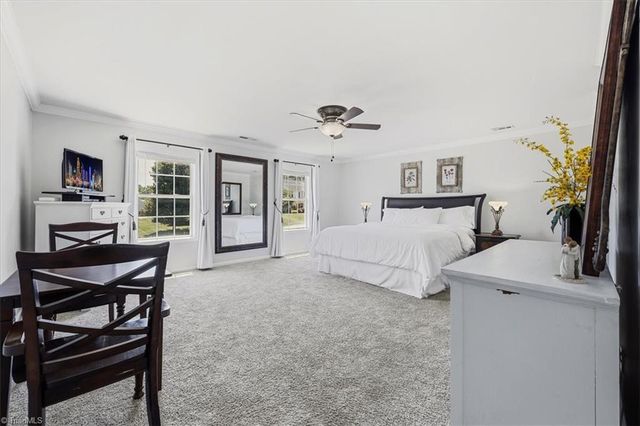 8009 Hill N Dale Drive, Kernersville, NC 27284