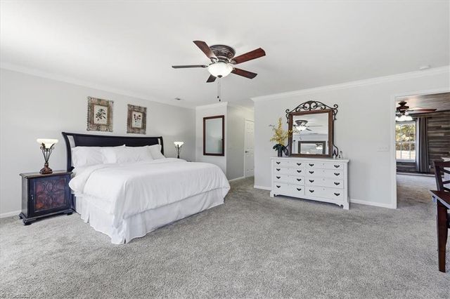 8009 Hill N Dale Drive, Kernersville, NC 27284