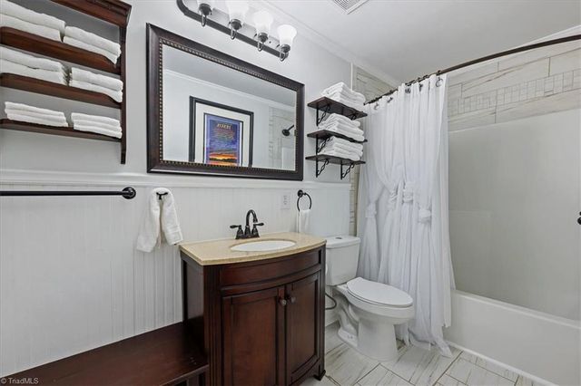 8009 Hill N Dale Drive, Kernersville, NC 27284