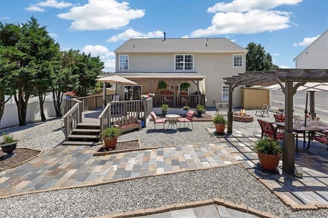 8009 Hill N Dale Drive, Kernersville, NC 27284