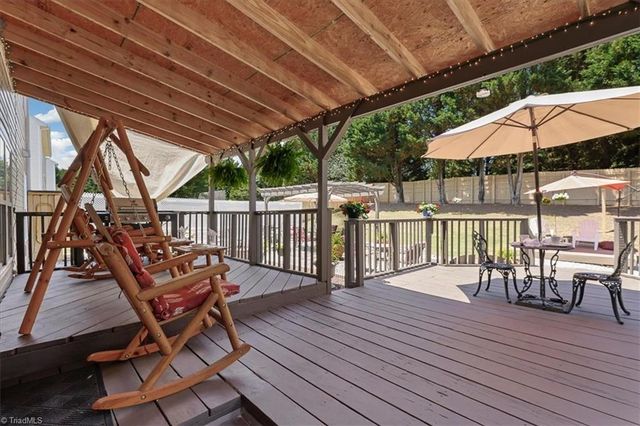 8009 Hill N Dale Drive, Kernersville, NC 27284