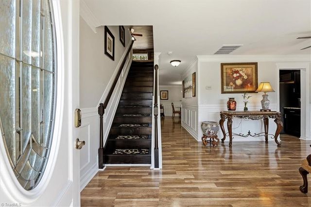 8009 Hill N Dale Drive, Kernersville, NC 27284