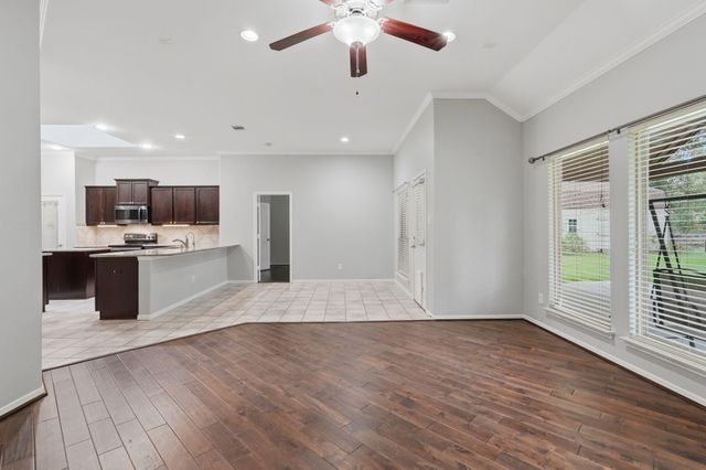 9217 Silver Back Trail, Conroe, TX 77303