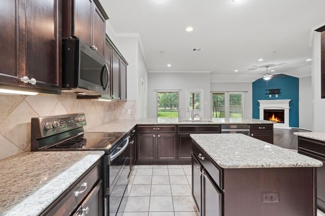 9217 Silver Back Trail, Conroe, TX 77303