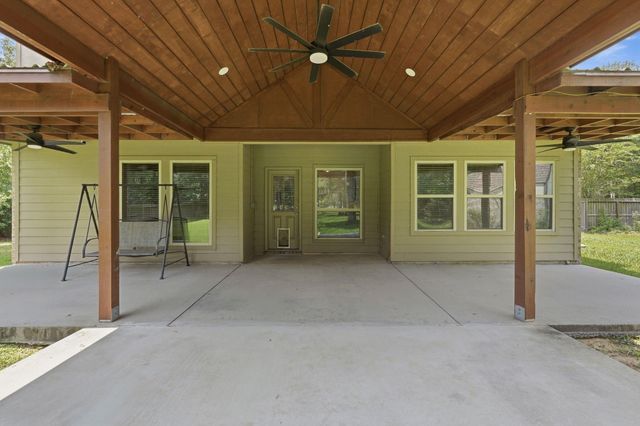 9217 Silver Back Trail, Conroe, TX 77303