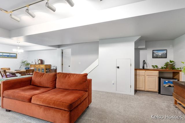 2016 Tall Meadow Street, Grand Rapids, MI 49505