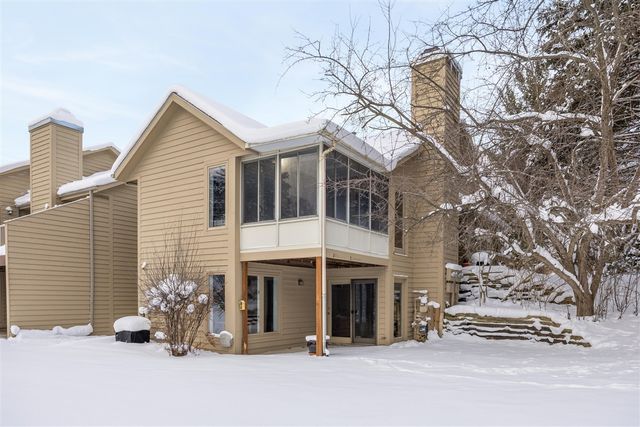 2016 Tall Meadow Street, Grand Rapids, MI 49505