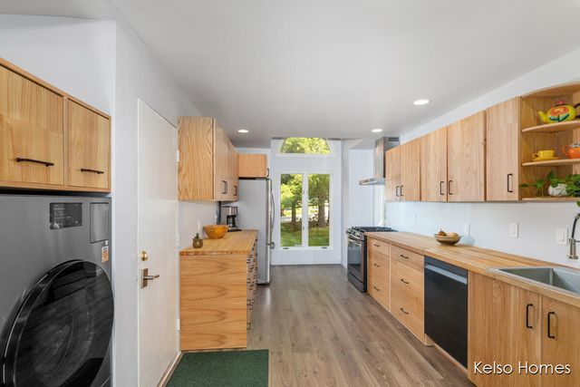 2016 Tall Meadow Street, Grand Rapids, MI 49505