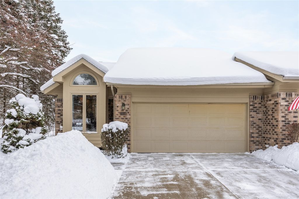 2016 Tall Meadow Street, Grand Rapids, MI 49505