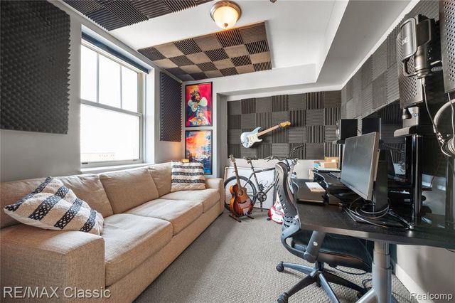 525 W Lafayette Boulevard 19A, Detroit, MI 48226