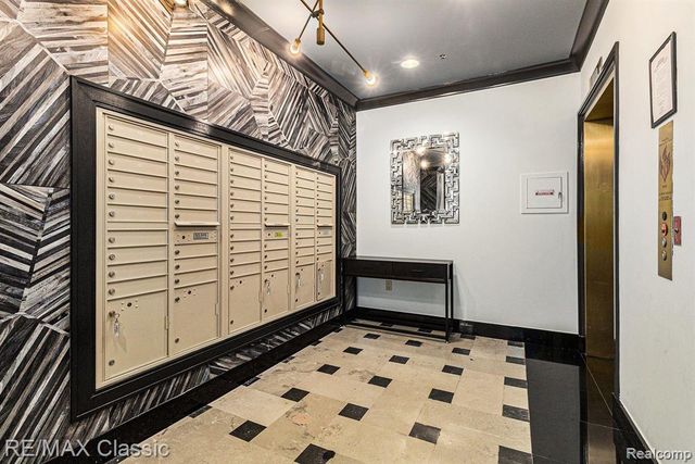 525 W Lafayette Boulevard 19A, Detroit, MI 48226