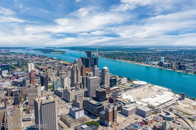 525 W Lafayette Boulevard 19A, Detroit, MI 48226