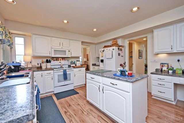 6889 Maddux Drive, Anderson Twp, OH 45230
