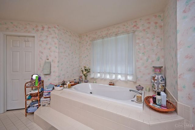 6889 Maddux Drive, Anderson Twp, OH 45230