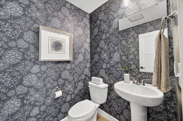 1401 Woods Road NE, Isanti, MN 55040