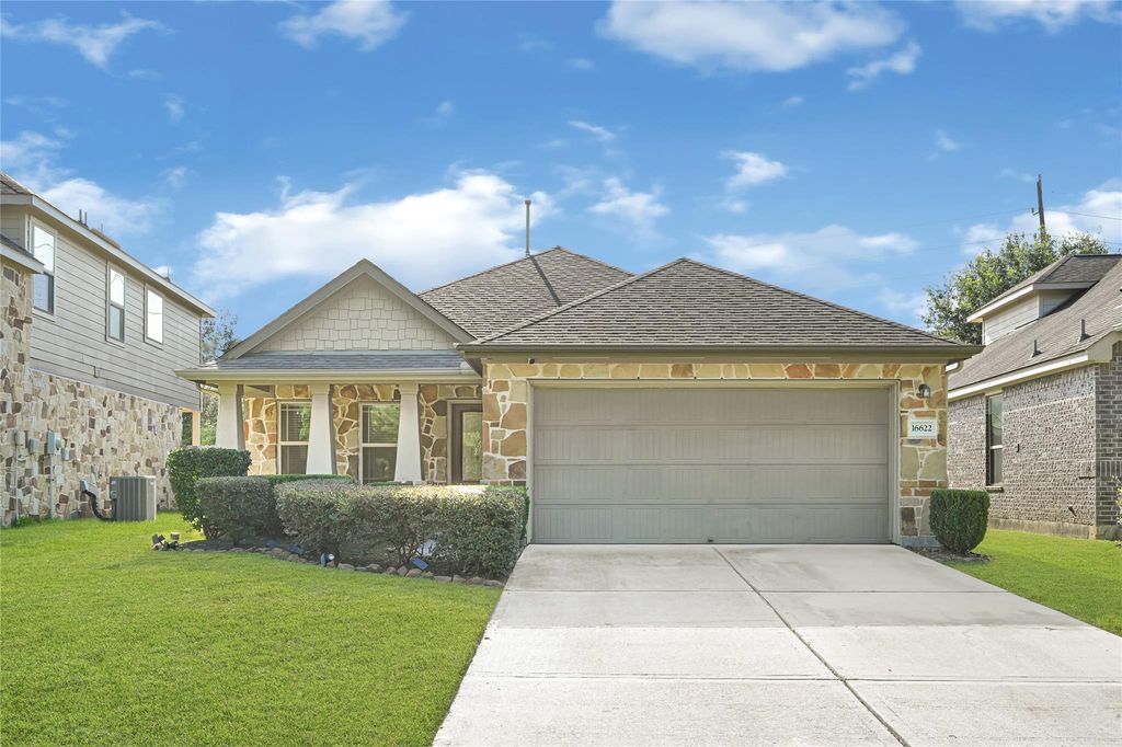 16622 Lake Prince Lane, Houston, TX 77044