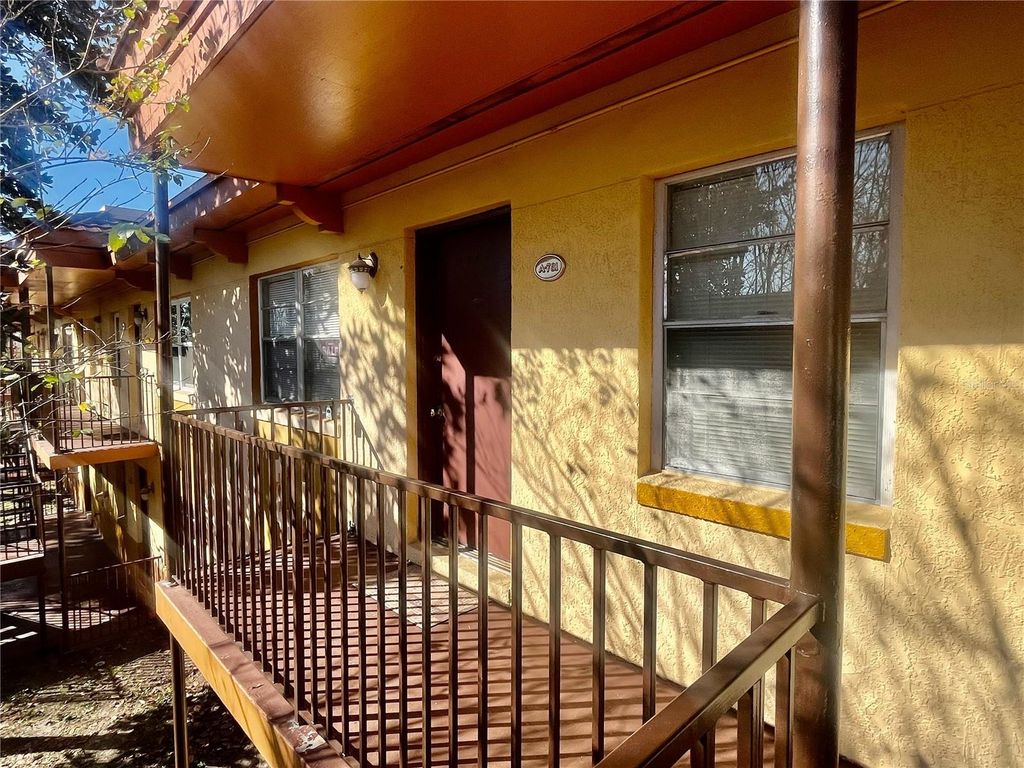 Image 2 of property listing at 731 WYMAN COURT 731, Orlando, FL 32809