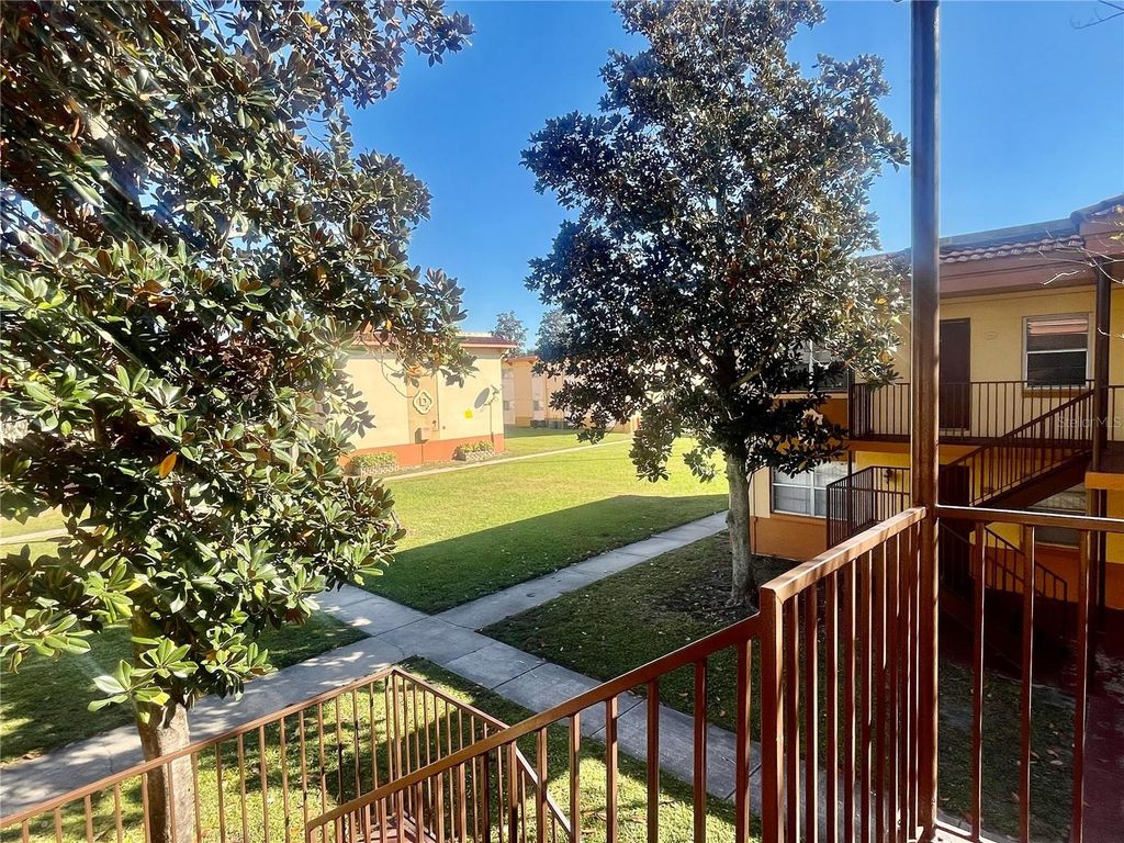 Image 4 of property listing at 731 WYMAN COURT 731, Orlando, FL 32809