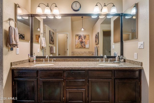 6133 E SADDLEBACK Street, Mesa, AZ 85215