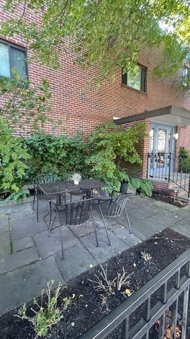 25 Linden Avenue 23, Somerville, MA 02143