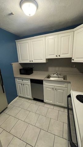 25 Linden Avenue 23, Somerville, MA 02143