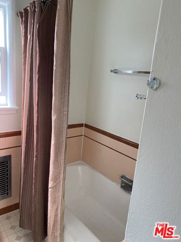 1020 S WOOSTER, Los Angeles, CA 90035