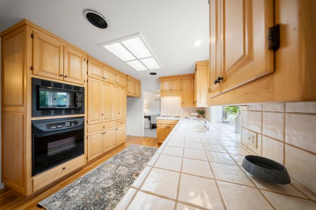 929 Terrace Pl, Modesto, CA 95350