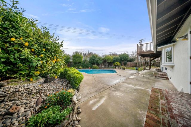 929 Terrace Pl, Modesto, CA 95350