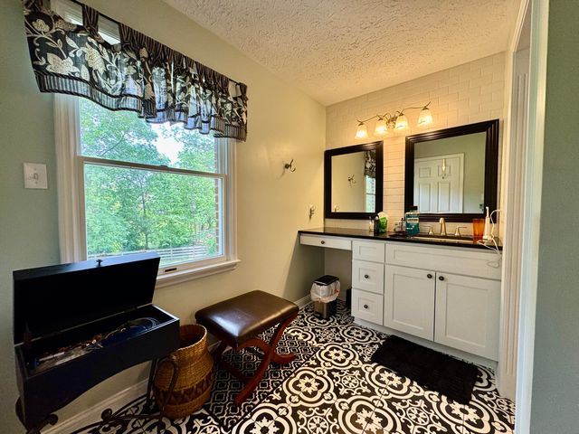 104 Lone Oak Drive, Nicholasville, KY 40356