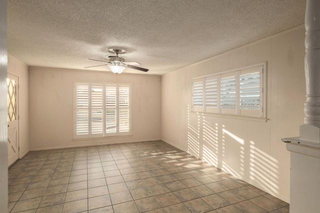 4376 N 5th Street, Fresno, CA 93726