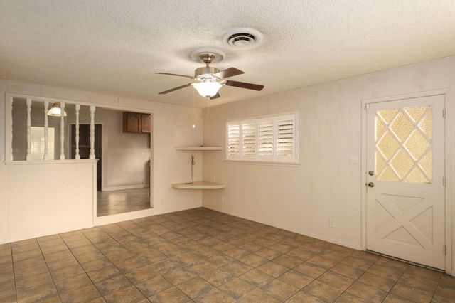 4376 N 5th Street, Fresno, CA 93726