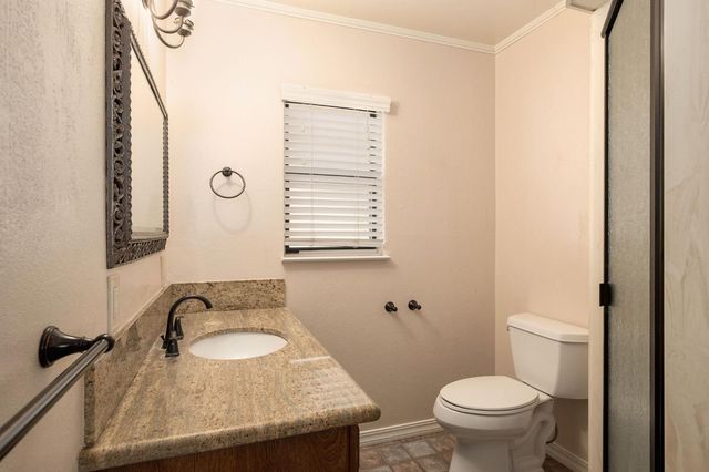 4376 N 5th Street, Fresno, CA 93726